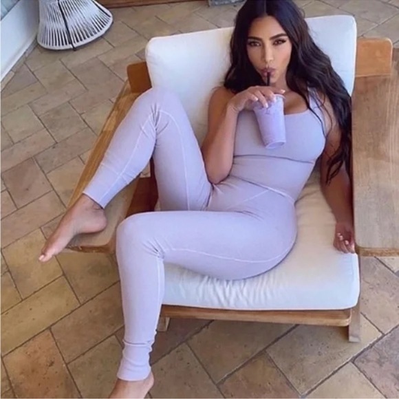 SKIMS SLEEP SHORT LIMITED EDITION: IRIS MICA XS - Picture 12 of 15